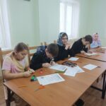 Примем в дар синтезатор для детской воскресной школы.